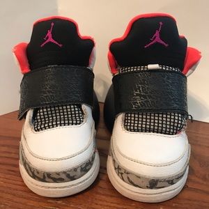 Nike Air Jordan Son Of Mars White/ Lava 8C